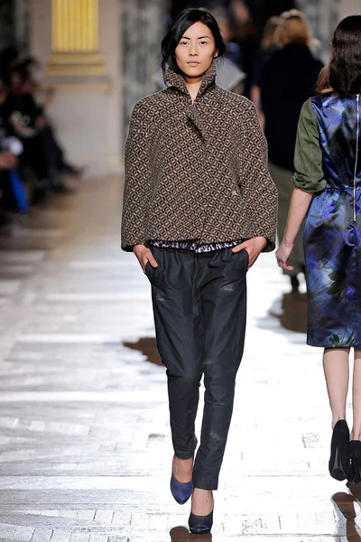 Look 34